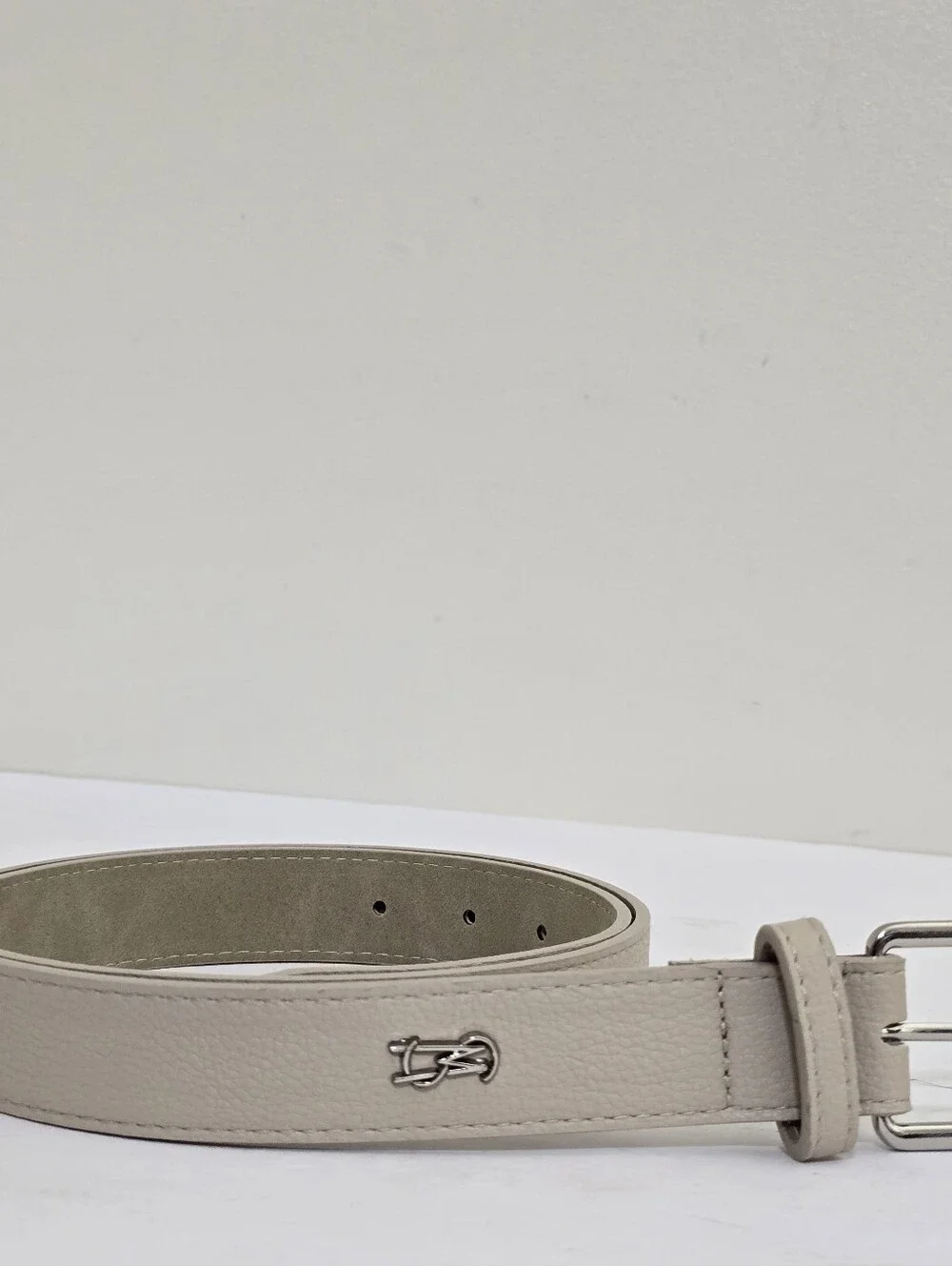 STEVE MADDEN size XL Faux Leather Fashion Logo‎ Belt Cream
